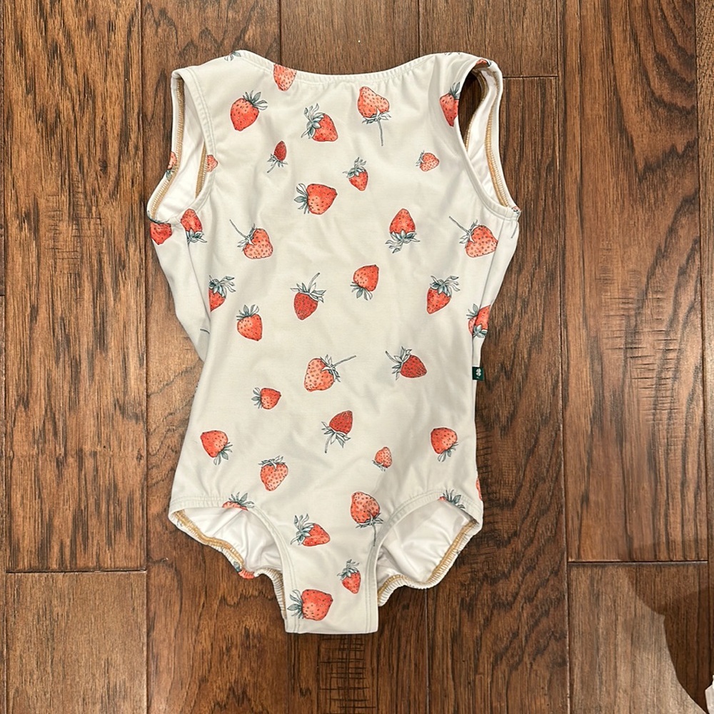 Lucky Leo in the Allure style in size small.